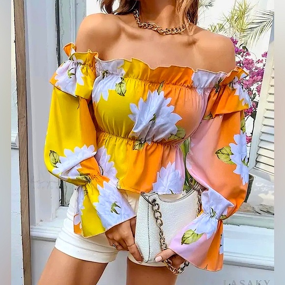 Tropical Floral Off the Shoulder Blouse. - Picture 6 of 15